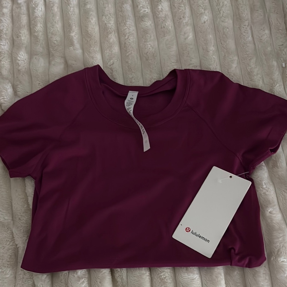 Brand New Lululemon swiftly tech short sleeve 2.0 pomegranate top
